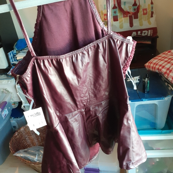 Top - Picture 2 of 3